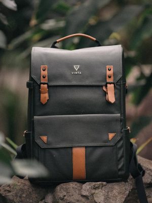 jakob-owens-BmH09wAkJa8-unsplash